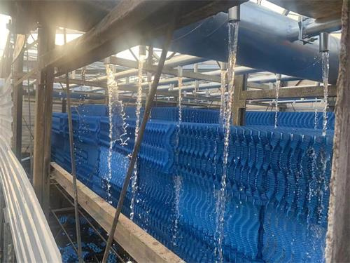 康明閉式冷卻塔和開(kāi)式冷卻塔有什么區(qū)別？,閉式冷卻塔生產(chǎn)廠家哪家好